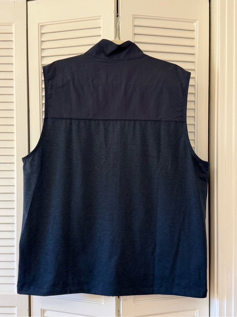 Vuori Sunday Element Performance Vest in Color Ink Heather — XL - Picture 4 of 9